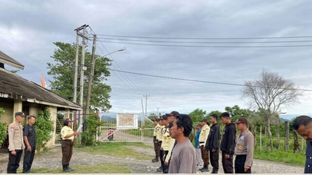 Kanit Binmas Polsek Batui Pimpin Apel Pagi di PT MAB, Berikan Arahan dan Cek Kesiapsiagaan Satpam